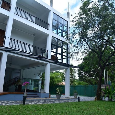 Hotel Eden Grand à Dambulla Extérieur photo