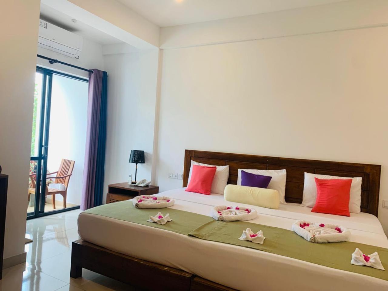 Hotel Eden Grand à Dambulla Extérieur photo